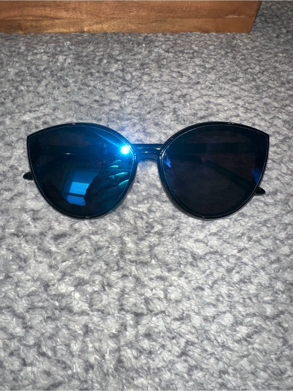 Stylish Cat-Eye Women's Sunglasses - Blue Lenses
